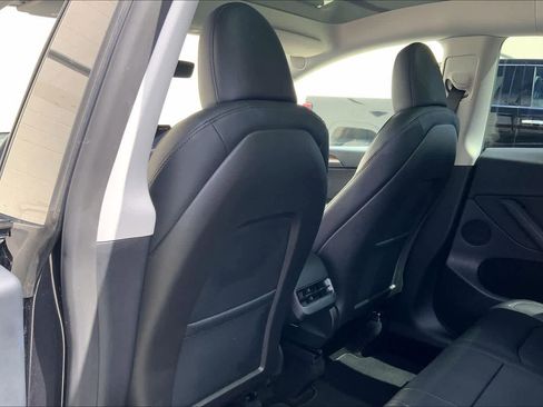Used 2024 Tesla Model Y 2WD image 11