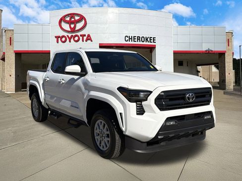 Used 2024 Toyota Tacoma SR5 image 3