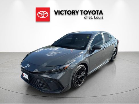 Used 2026 Toyota Camry SE FWD image 7