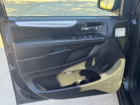 Used 2019 Dodge Grand Caravan GT FWD image 21