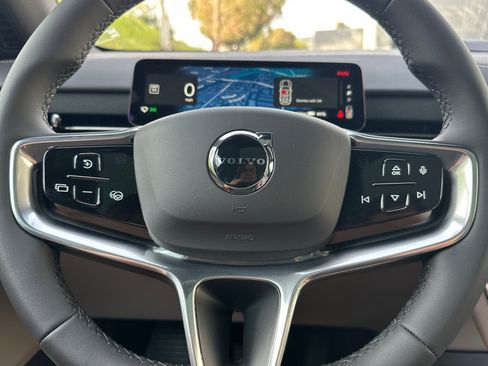 New 2026 Volvo EX90 Plus RWD image 19