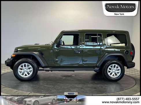 Used 2023 Jeep Wrangler Unlimited Sport w/ Sun And Sound Package AWD/4WD image 5