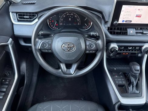 Used 2023 Toyota RAV4 XLE AWD/4WD image 15