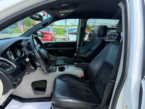 Used 2017 Dodge Grand Caravan SXT FWD image 20