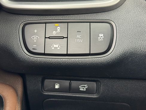 Used 2019 Kia Sorento SX w/ SX Touring Package image 17