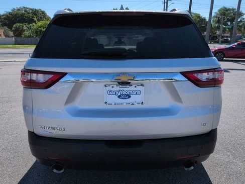 Used 2020 Chevrolet Traverse LT w/ LT Premium Package FWD image 5