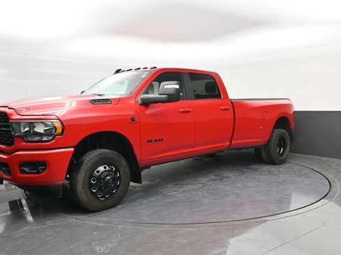 Used 2024 RAM 3500 Big Horn w/ Night Edition AWD/4WD image 4