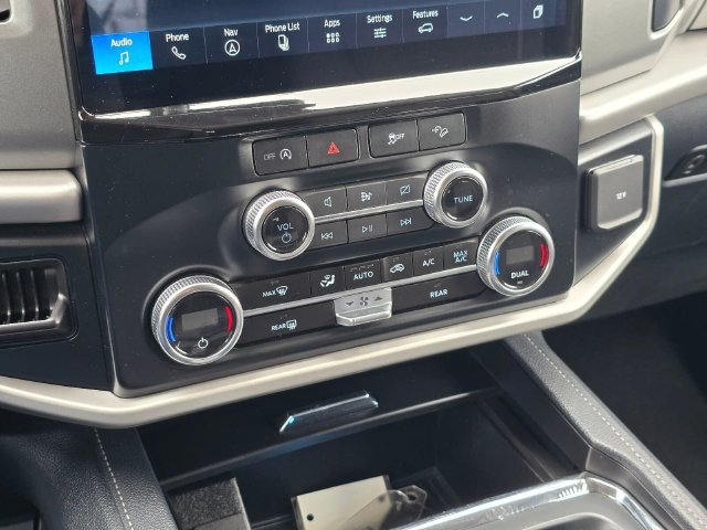 Used 2024 Ford Expedition XLT AWD/4WD image 31
