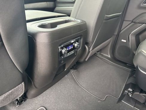 New 2026 GMC Yukon Elevation image 16