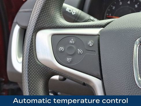 Used 2022 GMC Terrain SLE w/ Driver Convenience Package image 7