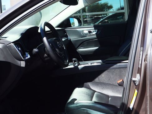 Used 2024 Volvo S60 B5 Core image 37