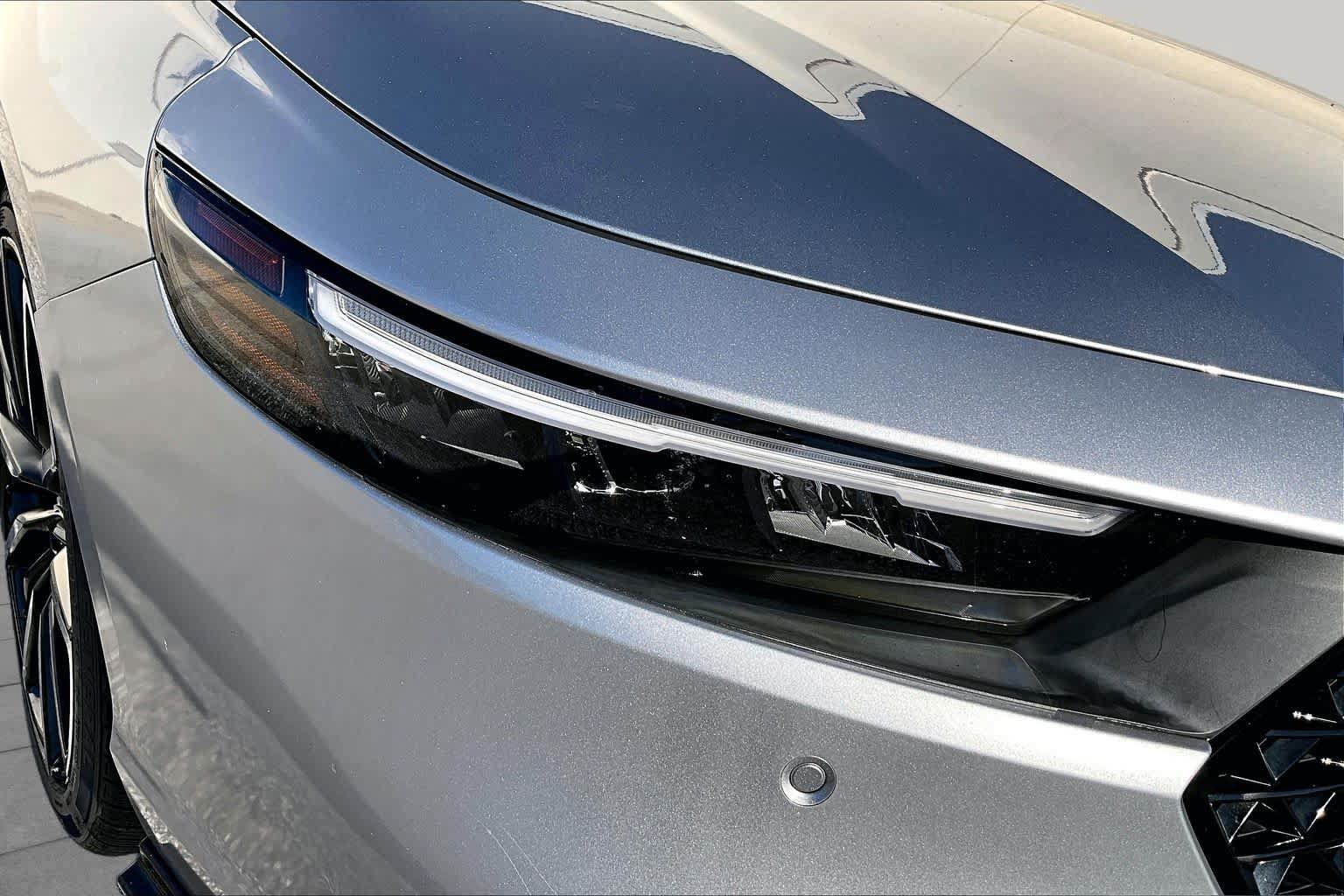 Used 2023 Honda Accord Touring image 27
