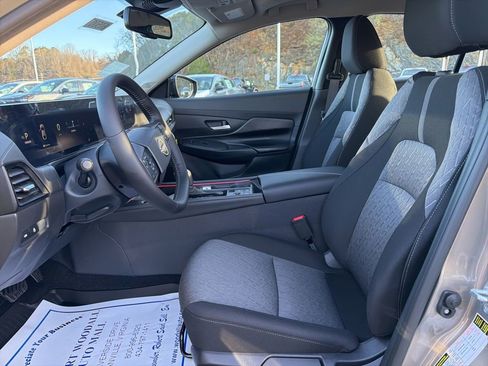 New 2026 Nissan Sentra SV w/ SV Convenience Package FWD image 9