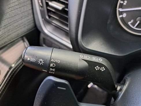 Used 2023 Nissan Rogue SV FWD image 12
