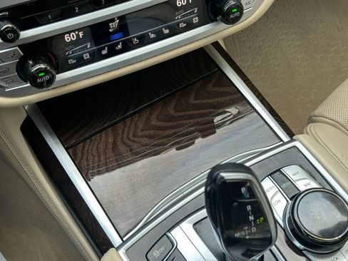 Used 2019 BMW 740i w/ Executive Package RWD image 39
