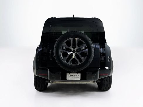 Used 2026 Land Rover Defender 110 X-Dynamic SE AWD/4WD image 4