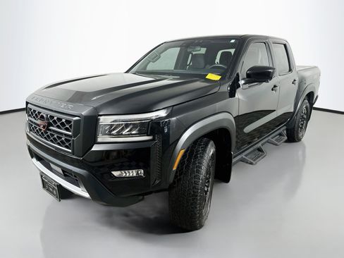 Used 2022 Nissan Frontier PRO-4X AWD/4WD image 3