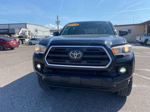 Used 2018 Toyota Tacoma SR5 image 9