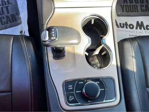 Used 2014 Jeep Grand Cherokee Limited w/ Luxury Group II AWD/4WD image 14