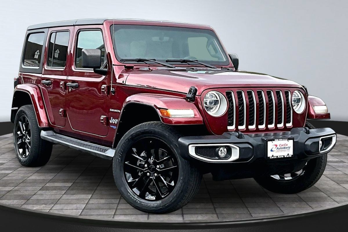 Used 2021 Jeep Wrangler Unlimited Sahara w/ Cold Weather Group AWD/4WD image 3