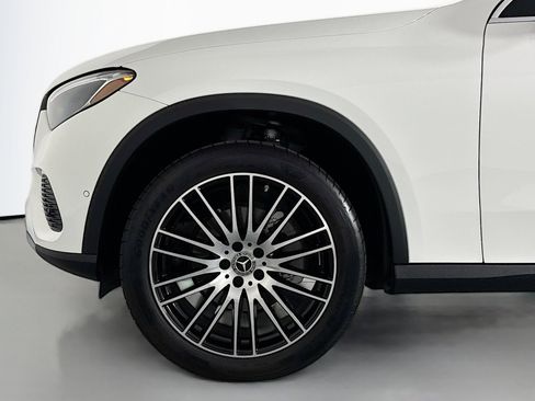 Certified 2025 Mercedes-Benz GLC 300 4MATIC image 10