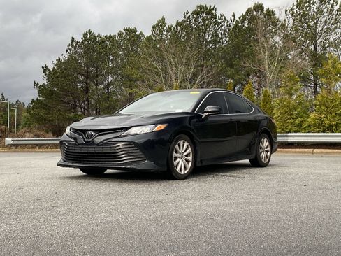 Used 2019 Toyota Camry LE image 12