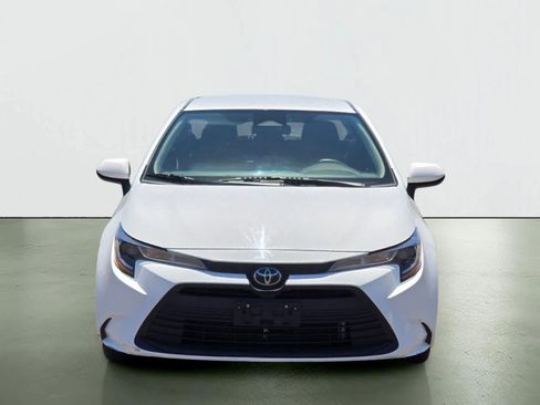 Used 2024 Toyota Corolla LE FWD image 9