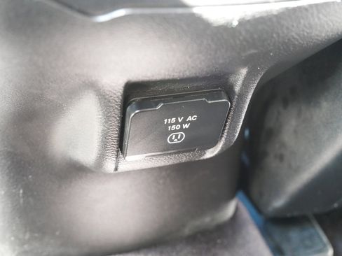 Used 2018 Jeep Cherokee Trailhawk w/ Cold Weather Group image 14