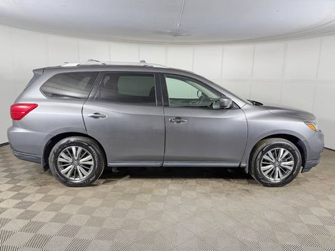 Used 2019 Nissan Pathfinder SV AWD/4WD image 13