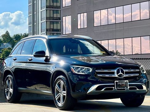 Used 2022 Mercedes-Benz GLC 300 4MATIC image 1