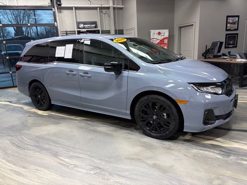 Used 2025 Honda Odyssey Sport-L image 31