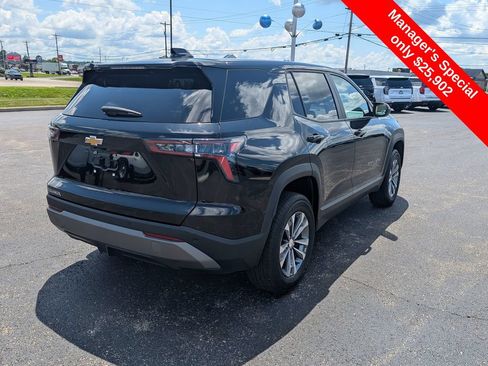 Used 2026 Chevrolet Equinox LT w/ Convenience Package II FWD image 7