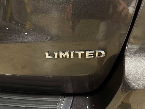 Used 2017 Jeep Grand Cherokee Limited image 27