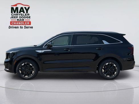Used 2025 Kia Sorento S w/ Panoramic Sunroof Package FWD image 4