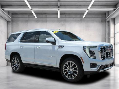 Used 2026 GMC Yukon Denali w/ Sun & Power Step Package AWD/4WD image 1