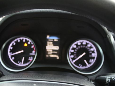 Used 2018 Toyota Camry LE image 14