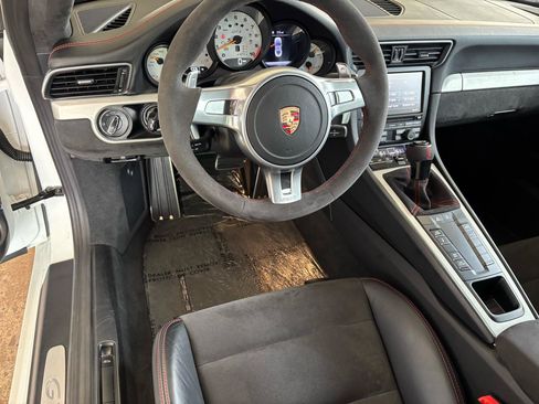 Used 2015 Porsche 911 GT3 RWD image 13