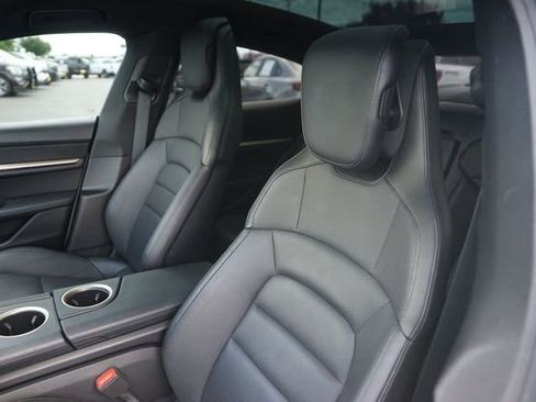 Used 2022 Porsche Taycan RWD image 10