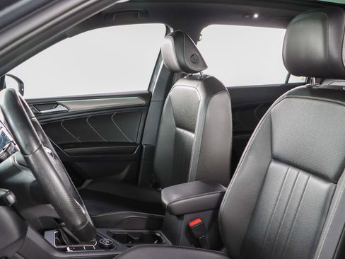 Used 2022 Volkswagen Tiguan SE R-Line image 24