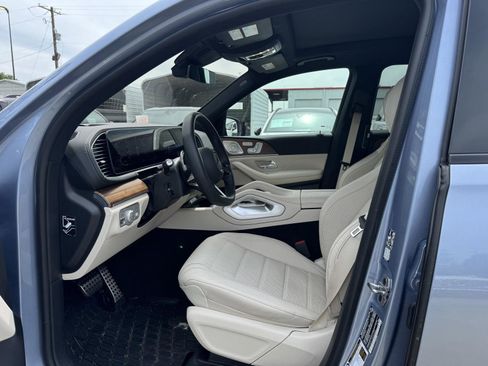Certified 2026 Mercedes-Benz GLS 580 4MATIC image 5