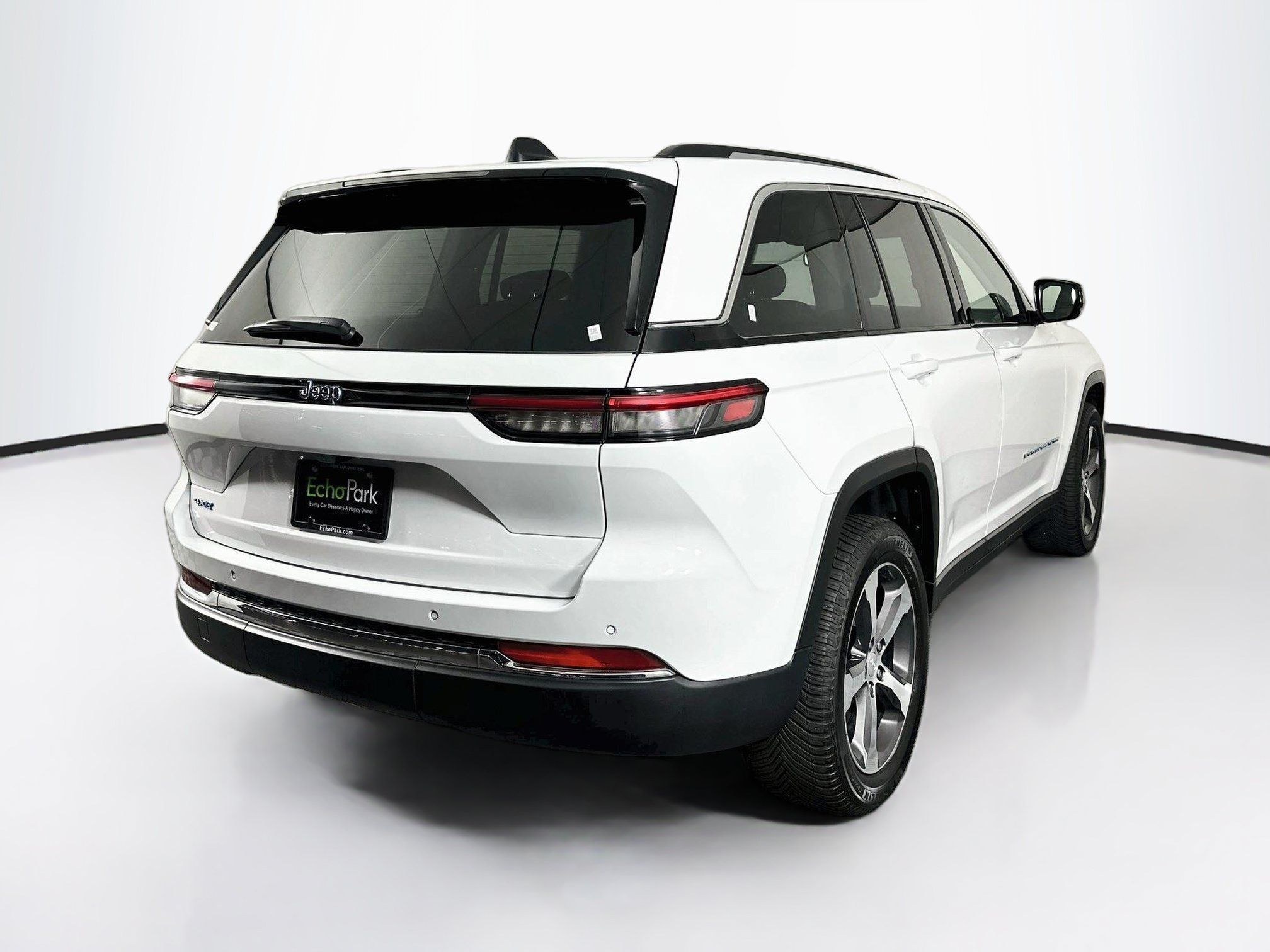 Used 2023 Jeep Grand Cherokee 4WD 4xe image 9