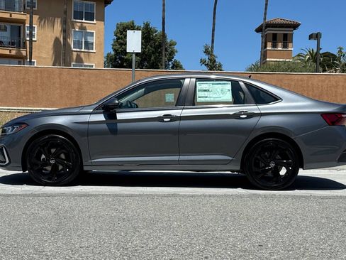 New 2026 Volkswagen Jetta SE FWD image 7