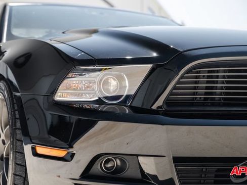 Used 2013 Ford Mustang GT Premium RWD image 38
