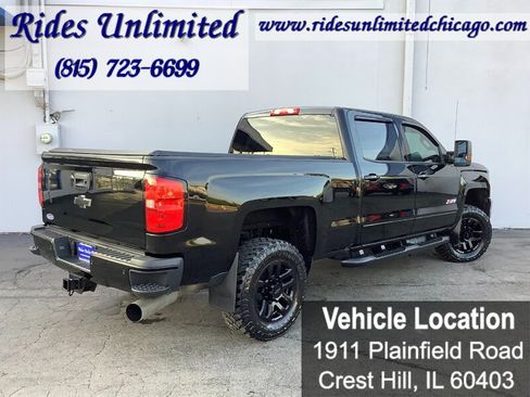 Used 2017 Chevrolet Silverado 2500 LT w/ Midnight Edition AWD/4WD image 8