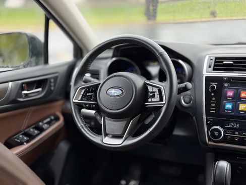 Used 2018 Subaru Outback 3.6R Touring AWD/4WD image 13