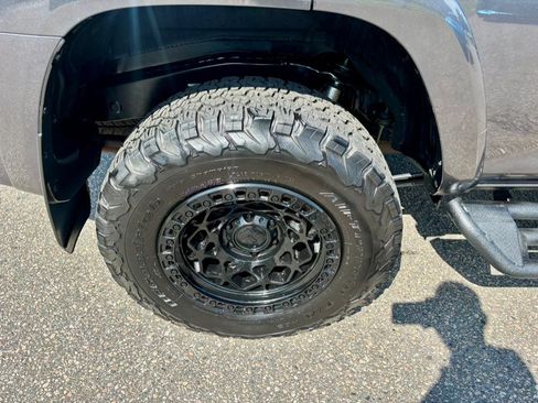 Used 2023 Toyota 4Runner SR5 Premium w/ Moonroof Package AWD/4WD image 44