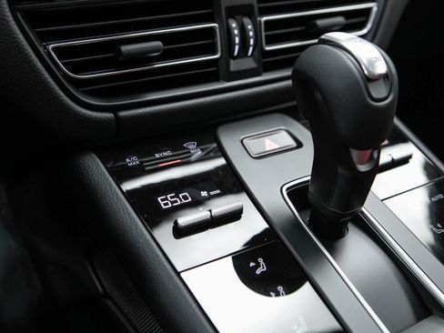 New 2026 Porsche Macan AWD/4WD image 28