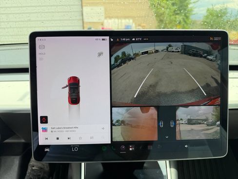 Used 2021 Tesla Model Y Long Range AWD/4WD image 27