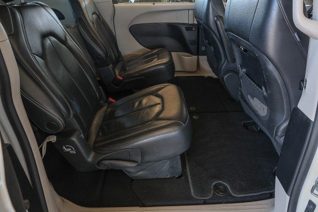 Used 2022 Chrysler Pacifica Touring-L FWD image 34