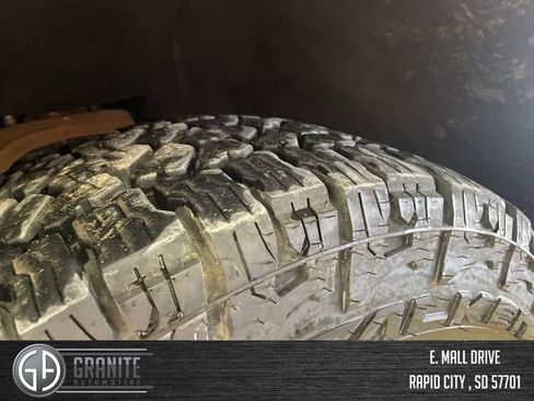 Used 2020 Chevrolet Suburban LT AWD/4WD image 18